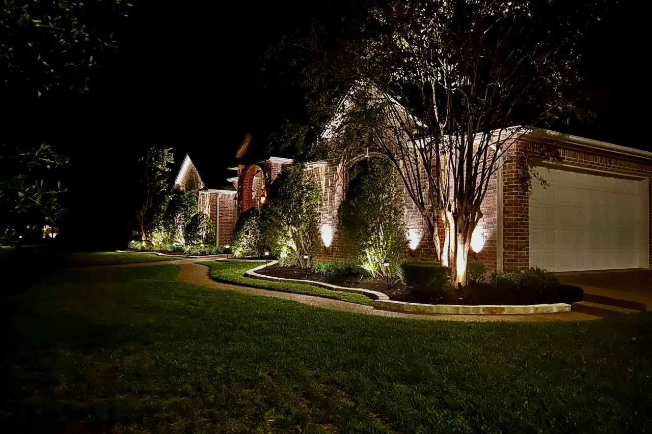 Low voltage outdoor lighting